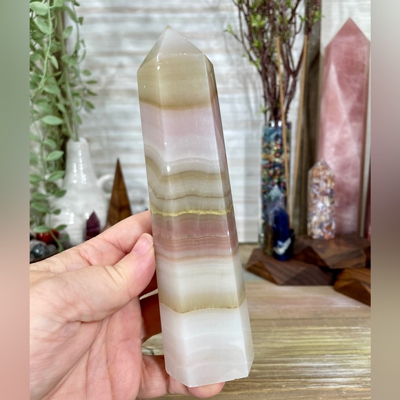 0869 Mangano Pistachio Calcite Crystal Tower - Picture 12 of 12